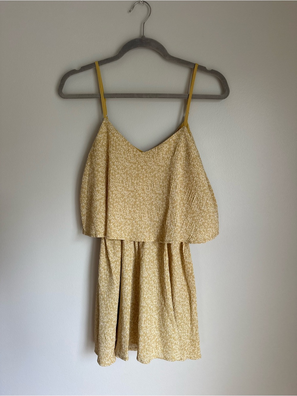 Promesa Women’s Romper Spaghetti Strap Mustard Yellow Pleated Size Small
